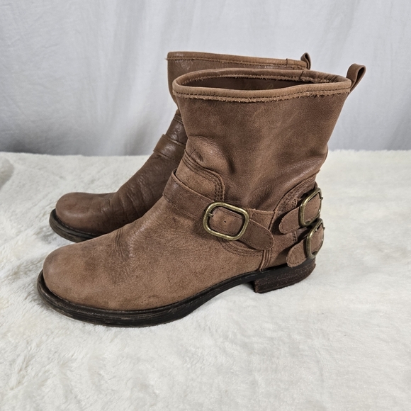 Lucky Brand Norton Leather Buckle Ankle Bootie Brown Pull On Size 7 - Picture 2 of 8